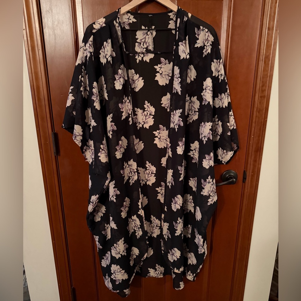 Elegant Floral Kimono Sleeve Top